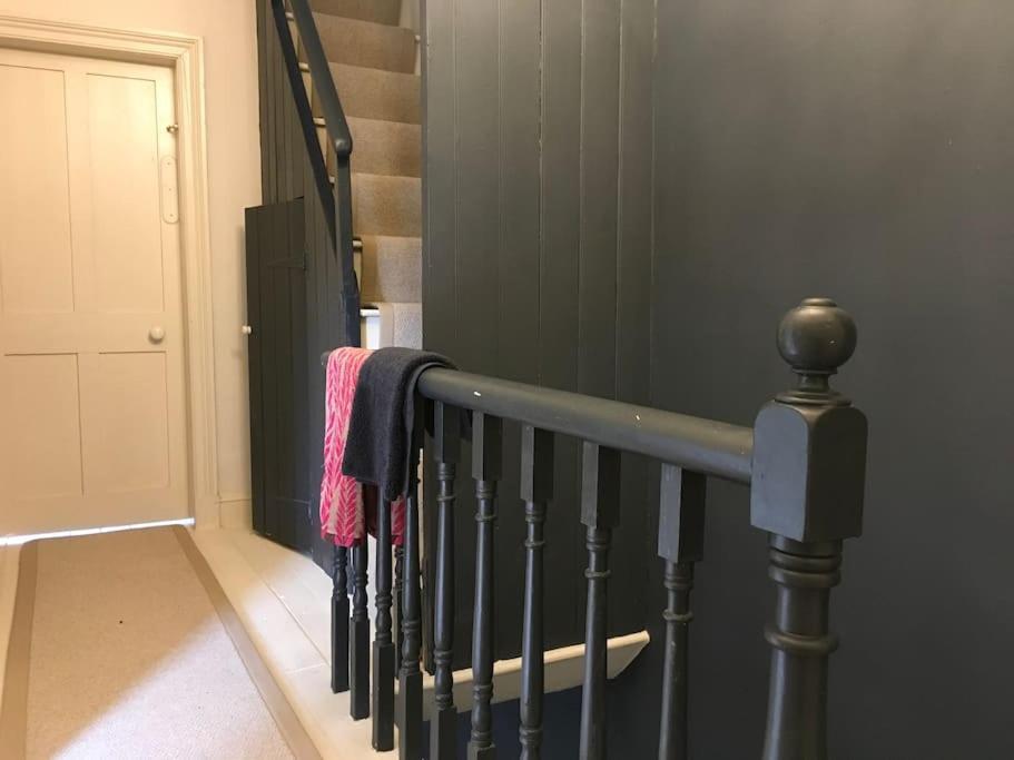 Stylish Two Large Double Bedroom House In Central Harrogate With On Street Parking ภายนอก รูปภาพ