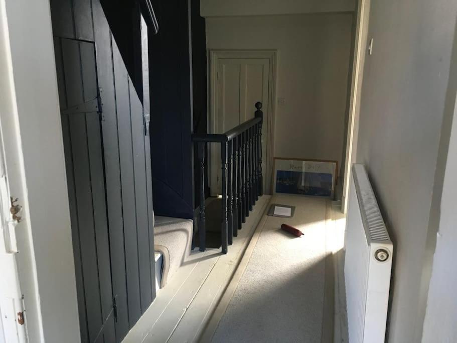 Stylish Two Large Double Bedroom House In Central Harrogate With On Street Parking ภายนอก รูปภาพ