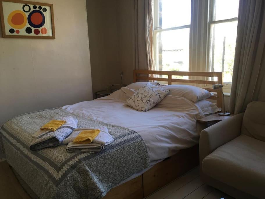 Stylish Two Large Double Bedroom House In Central Harrogate With On Street Parking ภายนอก รูปภาพ